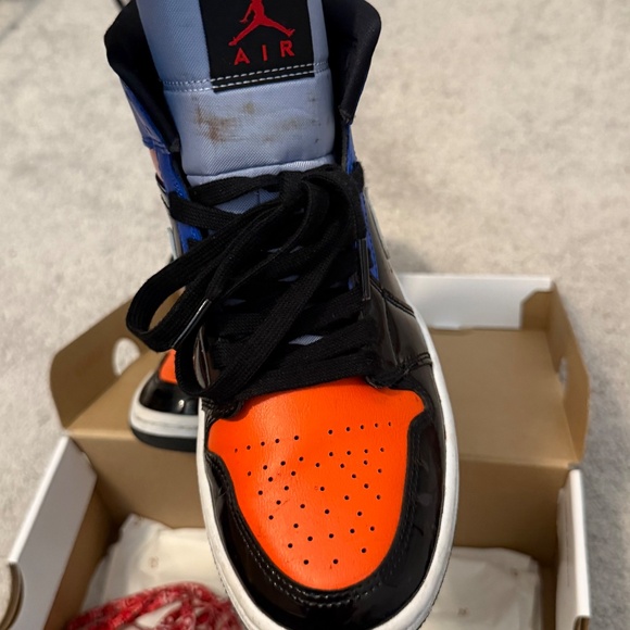 Women’s Air Jordan 1 Mid SE - Picture 5 of 10